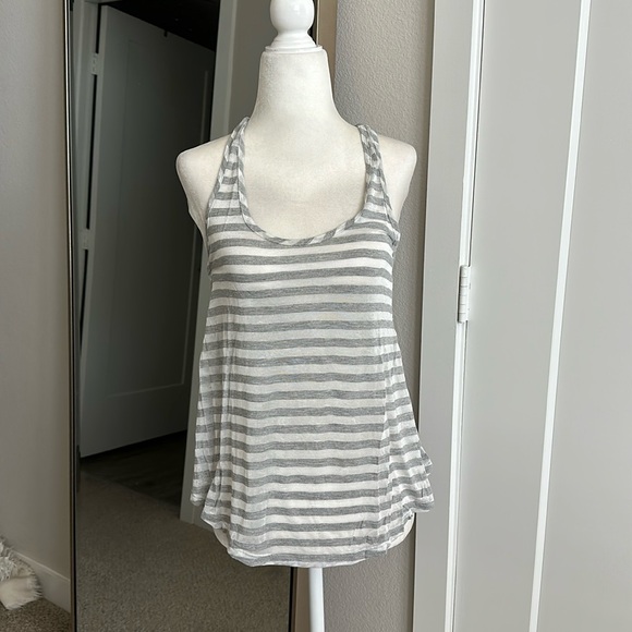 Bundle Tees & Tanks - Picture 4 of 11